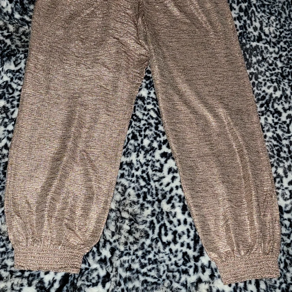 GILLIAN SHIMMER JOGGERS BY SATURDAY/SUNDAY ANTHROPOLOGIE PINK/ROSE SIZE XS NWT - Picture 12 of 16